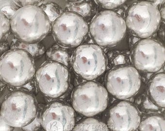 Large Silver Shiny Chocoballs - Edible Sugar Dragees - Edible Cake and Cupcake Decorations, Cake Decor. Measures 10mm.
