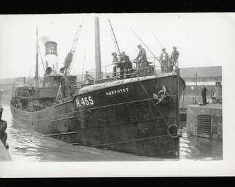 Hull Fishing Trawler - Amethyst H455 - Photograph