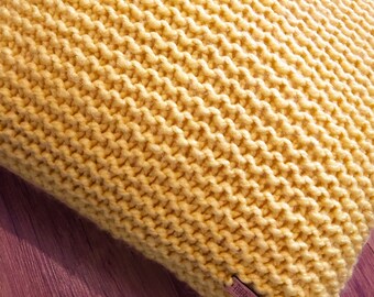 Decorative Home Accessory Mustard Yellow Knitted Cushion