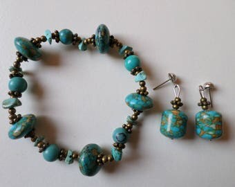Blue elastic bracelet in natural stone