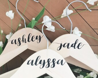 Wooden Bridal Hangers // Bridesmaid Gift // Bridal Party // Bridesmaid Hangers