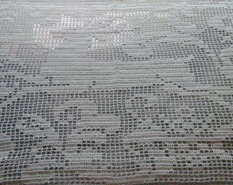 Reindeer filet crochet doily