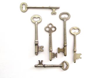 6 Vintage skeleton keys Old keys Vintage keys Antique skelton keys Rustic skeleton keys Key collection Early keys Bargain keys bit keys #3