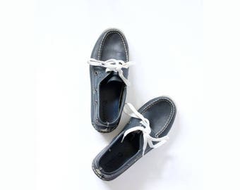 30% OFF SALE Vintage SPERRY // Sperry top sider // boat shoes // lace up shoes // blue shoes // size 5/6