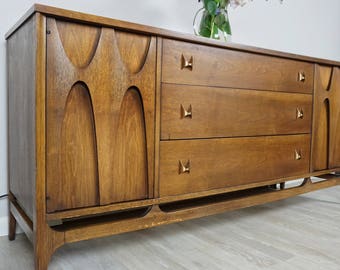Kent Coffey Broyhill Brasilia sideboard / Mid Century Modern buffet / Mid Century furniture / MCM breakfront