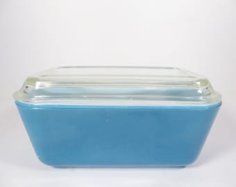 Vintage Pyrex Blue Refrigerator Dish with Lid - Medium Blue Pyrex Friggies