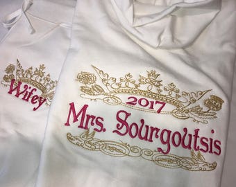 Personalized Embroidered Bride Tracksuit Hoodie and pants - Crown design on both jacket and pants! Bridal Party Tracksuit 2pcs. Personalize
