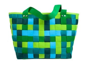 The extra large shopping bag-colors of spring