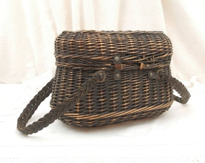 Antique French Black Wicker Lidded Basket, Market Basket for Eggs with Lid and 2 Handles from France, Traditional Victorian Shopping Decor