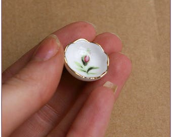 Small ceramic dish with miniature rose gold x 1