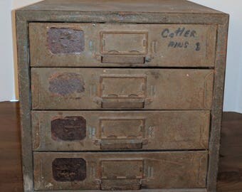 Metal 4 Drawer Tool/Parts Chest Organization