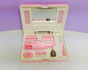 Toy Beauty Kit, Vintage Beauty Case, Made in Japan, Toy Makeup, Toy Hair Dryer, Light Up Beauty Case,Pretend Makeup Set, Pretend Play, 1980s