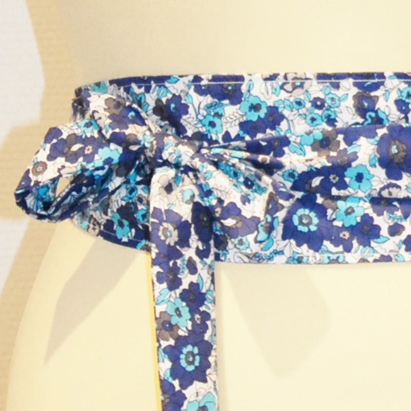 69 white/blue/grey floral fabric tie belt
