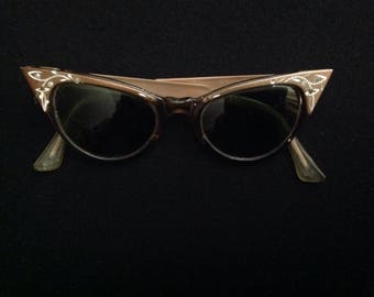 1950-1960 vintage women's cat eye style sunglasses