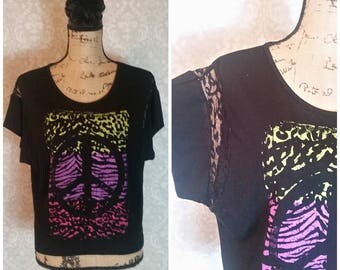 80s Peace Sign Black T-Shirt with Lace Accents at Sleeves by No Boundaries Size Medium Vintage 1980s I Mod Hipster Hippie Gypsy I Summer Top