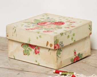 Boîte en tissus, boîte à couture, tissu à roses, frenchvintagecharm , style shabby chic