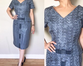 1950s Embroidered Peplum Wiggle Bow Dress