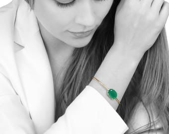 SUMMER SALE - Green onyx bracelet,emerald bracelet,oval stone bracelet,gold cuff,gold bracelet,prong bracelet