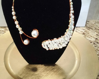 Wire Choker Pearl Necklace