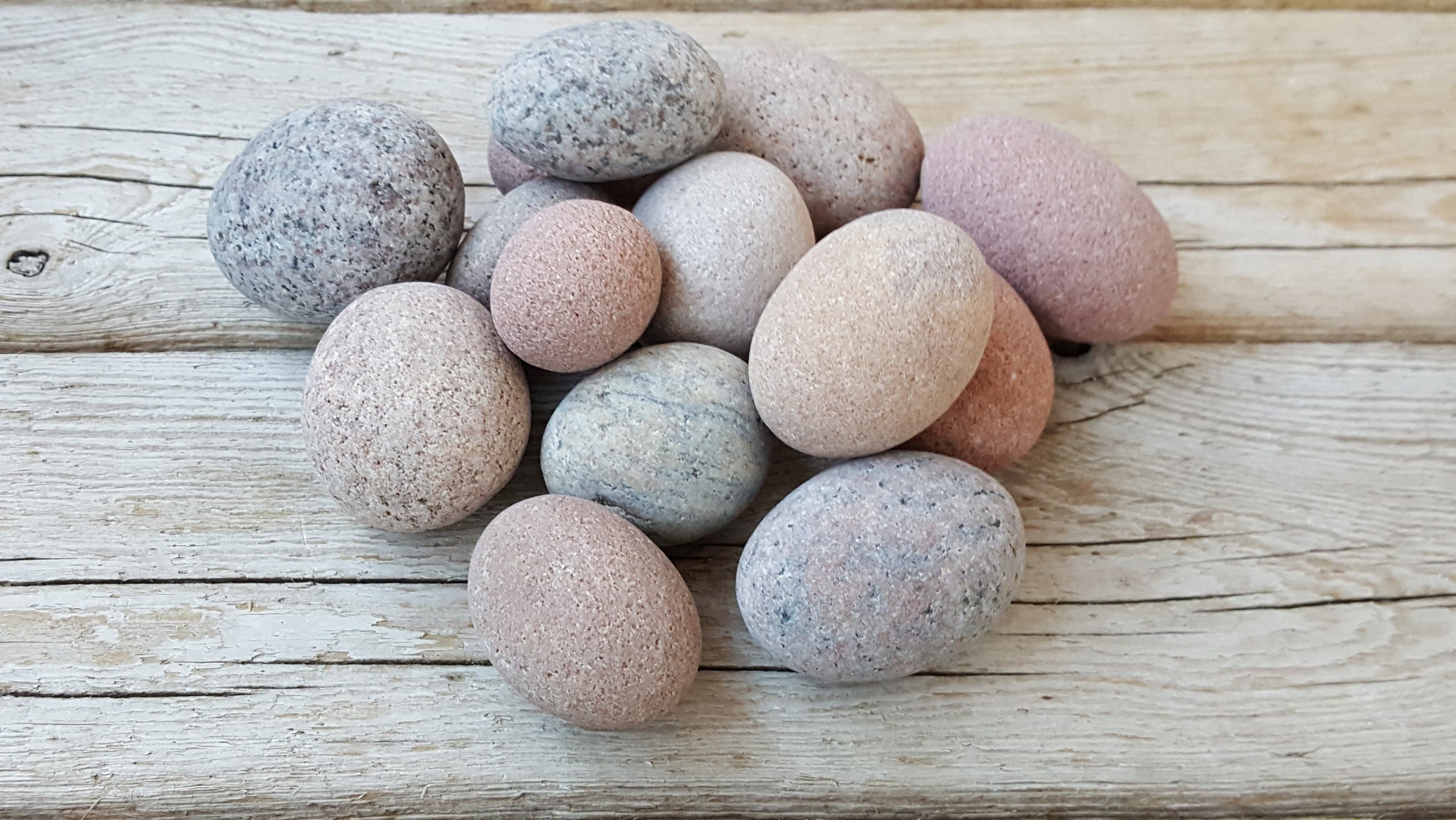 Round Spherical Stones Beach Stone EggShaped Stones