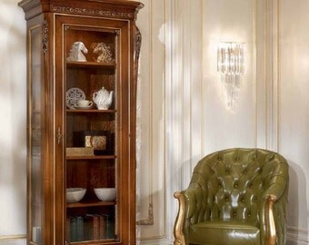 cabinets, display cabinets, display cases, luxury furniture craftsmen with Golden carvings, furniture, gold leaf decorations, Baroque, Walnut