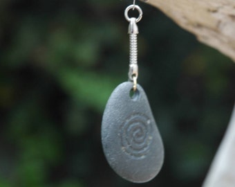 Celtic Single Spiral Engraved Irish Beach Pebble Keychain