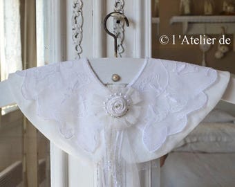 Hanger decorative romantic with lace collar