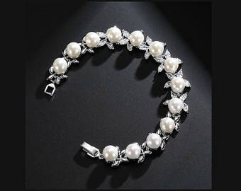 Pearl bridal bracelet, bridesmaid bracelet, silver pearl bracelet, luxury bridal jewelry