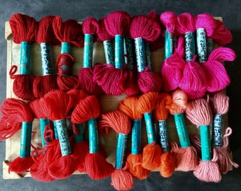 LOT Anchor Tapestry Wool Yarn - Laine Tapisserie - 28 Skeins - J & P Coats - 15 Yards - Needlepoint Embroidery Crewel - Pink Red Orange