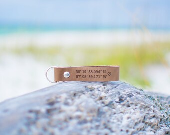 Custom leather keychain, Latitude longitude keychain, coordinates keychain, destination keychain, custom keychain, anniversary, wedding
