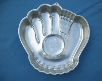 Wilton Cake Pan Baseball Glove Vintage 1987