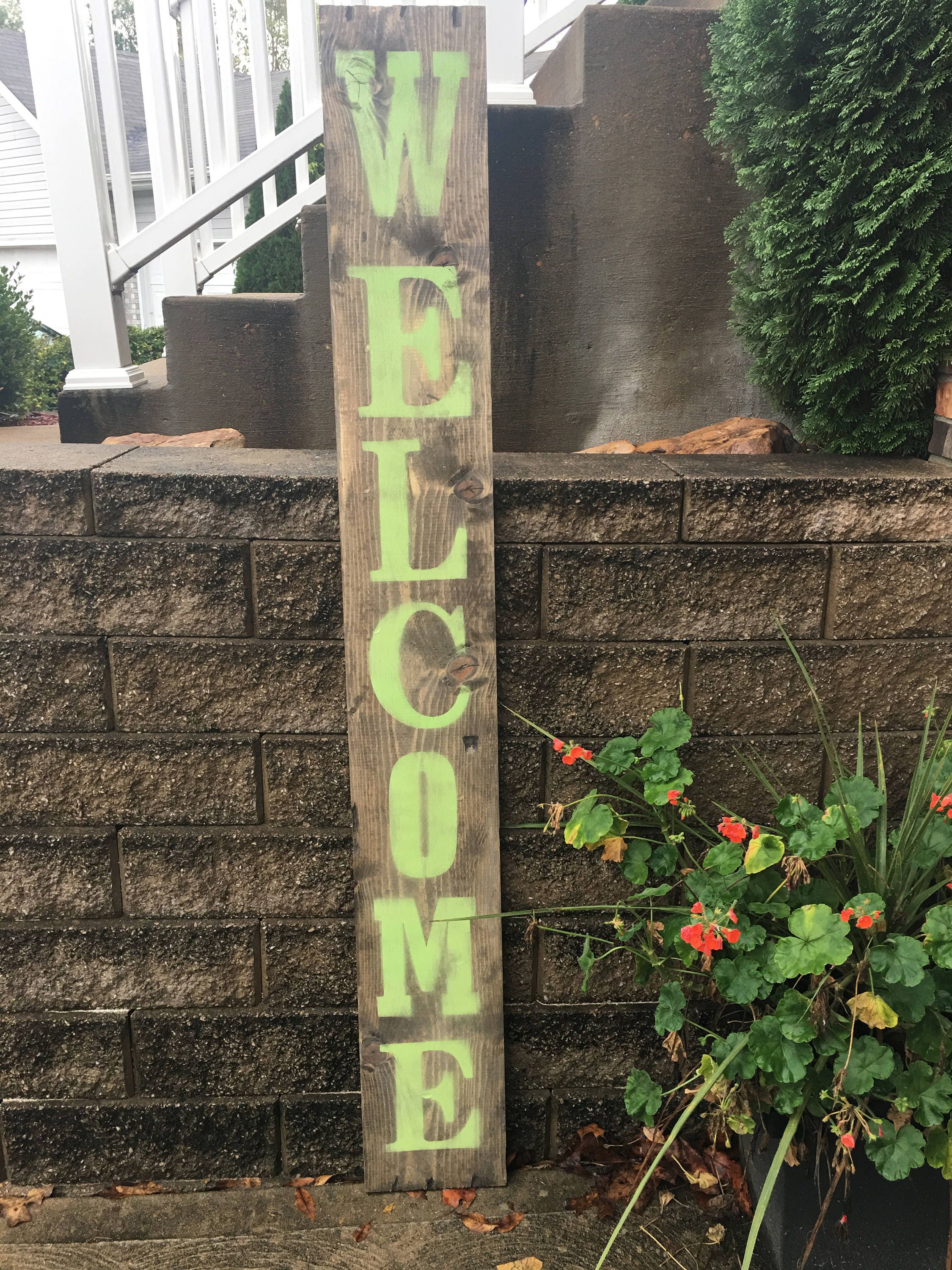 Yard signs Decorative signs Wood name signs Vertical signs