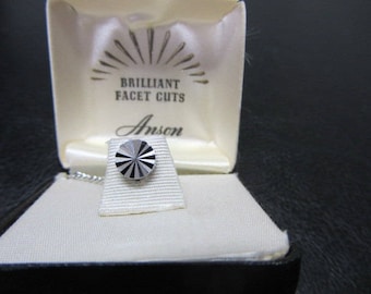 Beautiful Vintage Anson Brilliant Facet Cuts Tie Tack