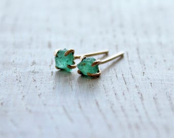Tiny rough emerald earstuds, genuine raw emerald earrings, May birthstone, Gift for her, emerald jewelry, raw gemstone jewelry