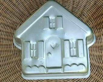 House cake pan vintage 1980s Wilton gingerbread house cake bakeware holiday baking