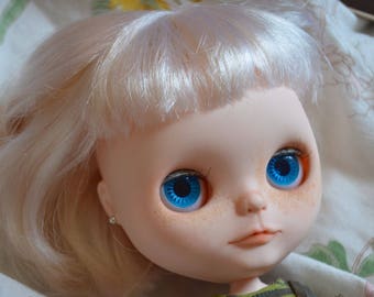 SALE! OOAK Custom Blythe Doll - Simply Vanilla