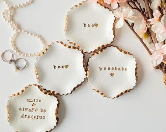 Customized Ring Dish, White Lace Ring Dish, Scalloped Jewellery Plate, Trinket Tray, Gift for Her, Bridal Party Gift, Bridesmaid Gift