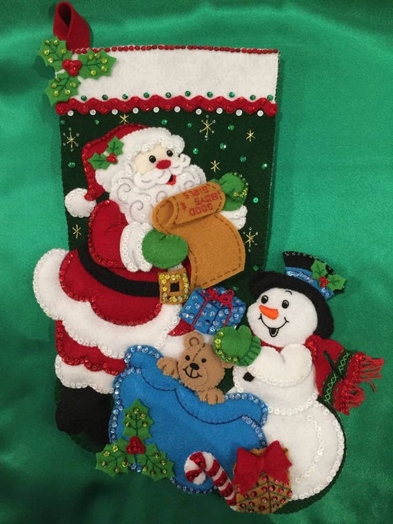 Bucilla18 Felt Stocking THE FINISHING TOUCH Santa/'s Helpers Elf/'s and Snowman