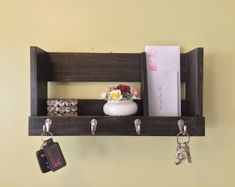 Custom Wooden Pallet-Style Entryway Organizer / Key Rack