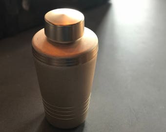 Mid Century Matte Gold Vintage Cocktail Shaker / Mirro Gold Aluminum / Barware