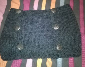 Handknitted neck woman
