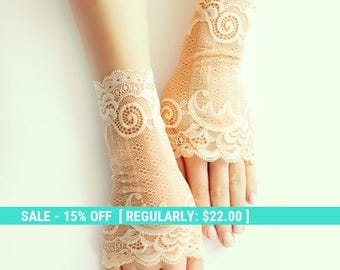 SUMMER SALE bridal lace gloves, caramel short gloves, fingerless gloves free shipping