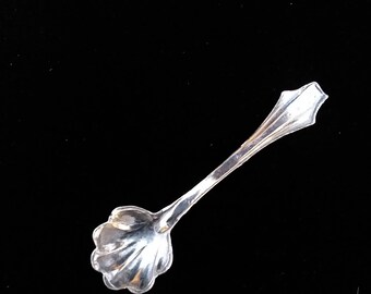 Sterling Salt Spoon, Sterling Silver Salt Spoon, Vintage salt, Antique Salt spoon, Great Gift Idea, we have lots of antiques #656