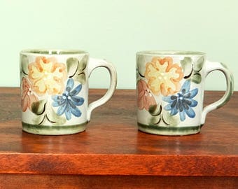 Louisville Stoneware Country Flower 2 Green Mugs