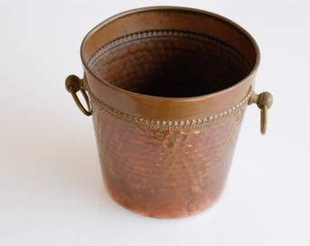 copper vase planter pot French Villedieu antique vintage hammered metal rustic country cottage chic midcentury modern 1950s cuivre villedieu