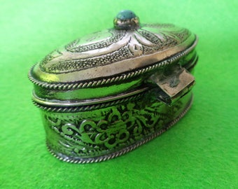 Vintage Antique Collectible Silver Color Metal Engraved Bijouterie Box Gift Decor Beginning XX century