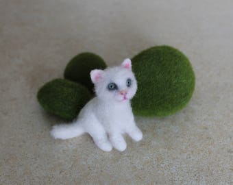 white cat lover gift birthday sculpture Needle felted black animal toys kitten dolls and miniatures figurines gift for her sister Mom girls