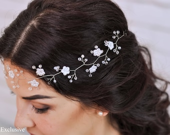 Wedding flower crown Flower tiara Wedding flower headband Bridal flower crown Bridal floral tiara White flower crown Wedding flower halo