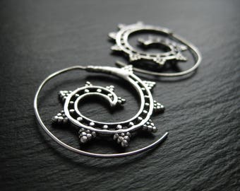 Silver Spiral Earrings Threader Hoops . Tribal Ethnic Urban Chic Jewelry . FREE SHIPPING in CANADA . ZARIshop