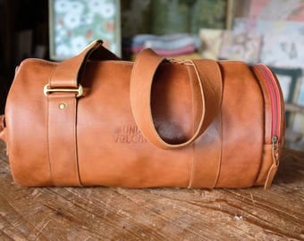 Vintage Style Leather Travel Barrel Weekend Bag Holdall